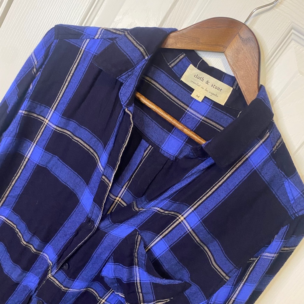 Anthropologie Cloth & Stone Blue Plaid Rayon Button Down Shirt Womens Medium